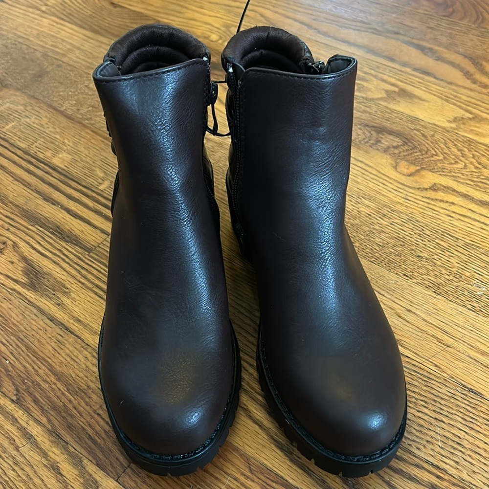 Brown ankle boots. Never worn. NWOT two zipper slip on with buckle size 7